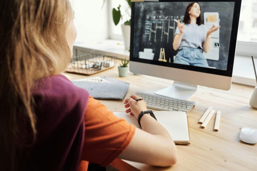 curso de influencer virtual